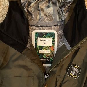 Quicksilver shell snowboard jacket